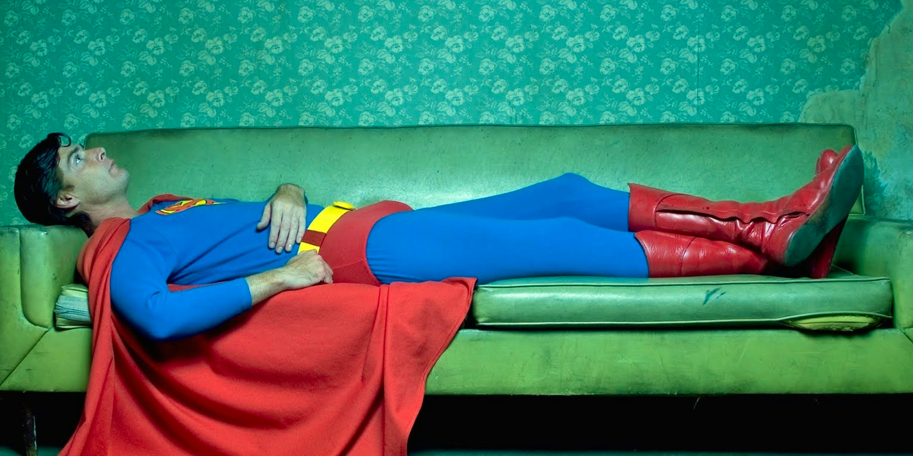 superman-takes-a-load-off-in-a-film-stil
