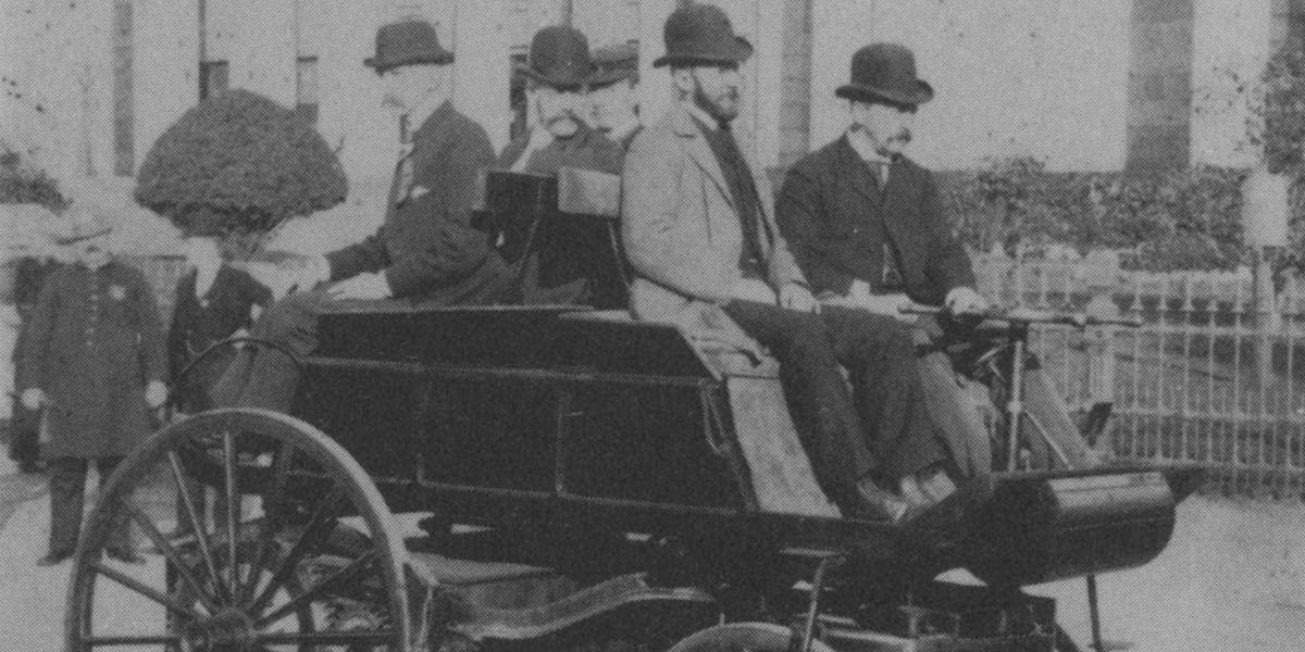 In 1910, Electric Cars Were the Best Vehicles on the Road. What