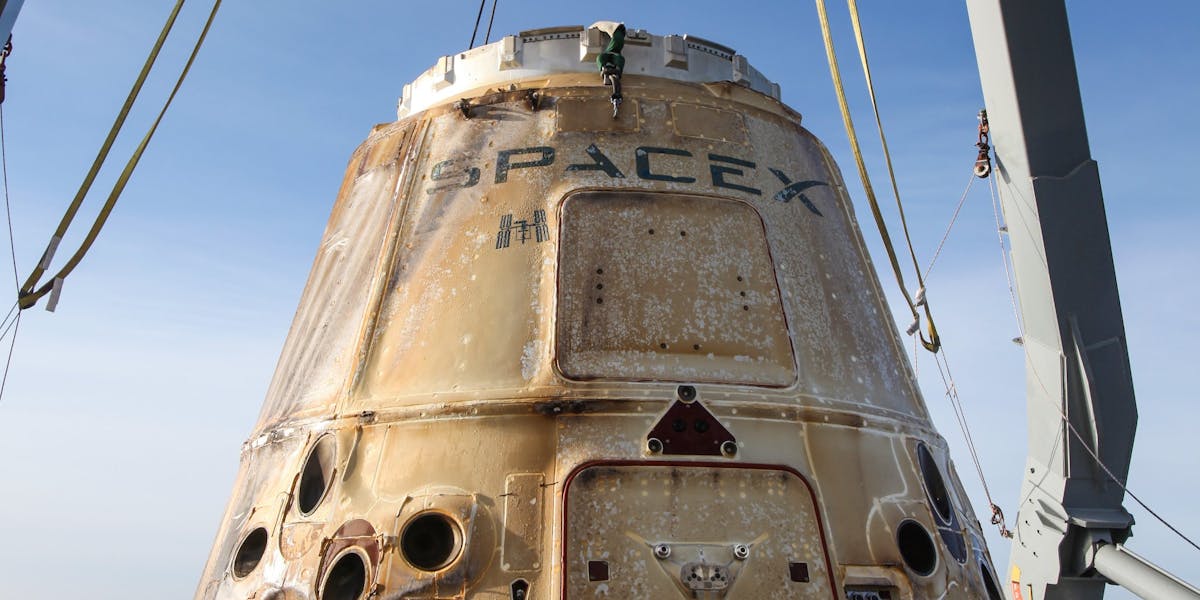 Get Spacex Dragon 2 Capsule Pics