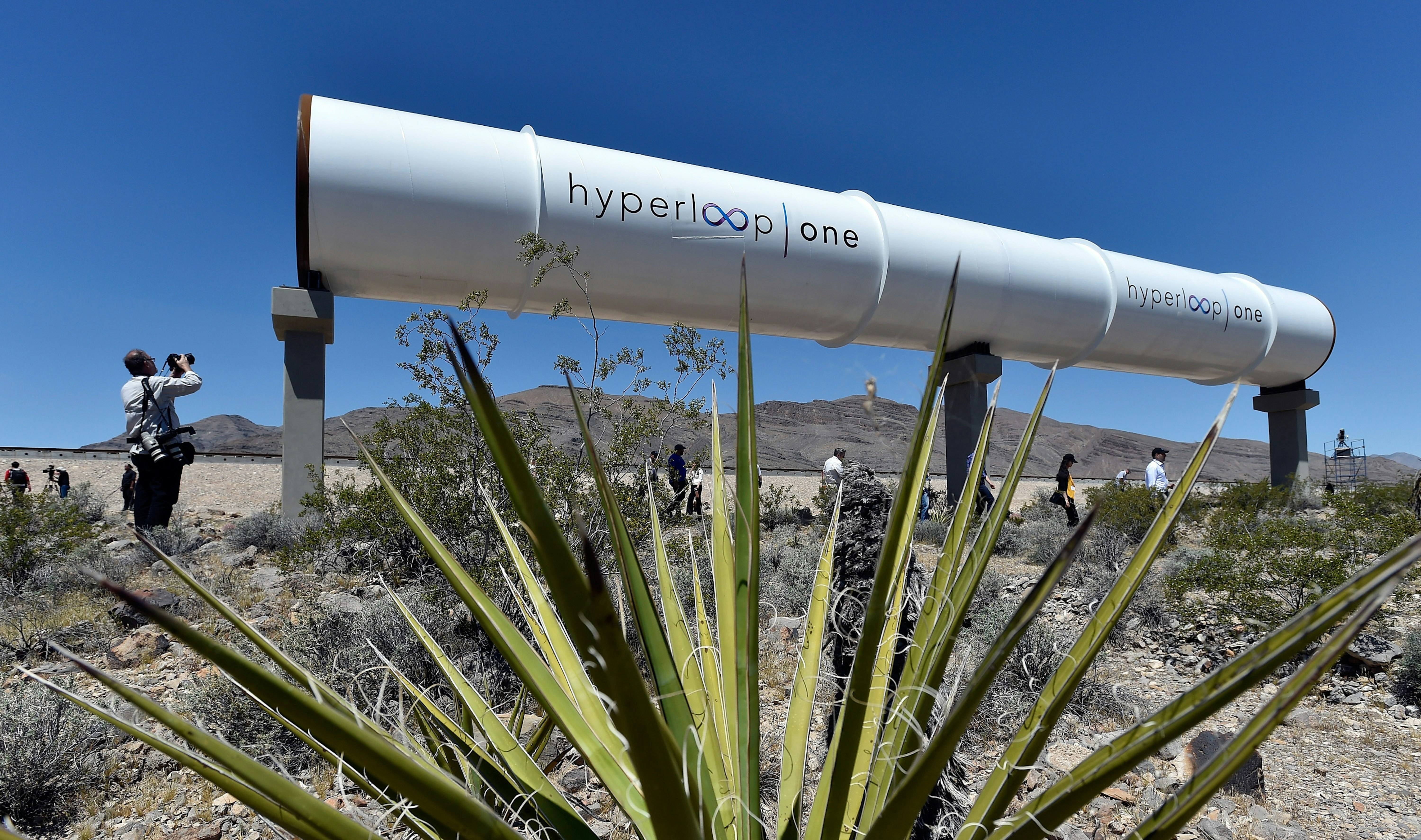 Hyperloop Pod Designers Visit SpaceX Test Track Inverse