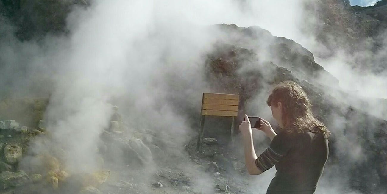campi flegrei italy supervolcano explode volcano