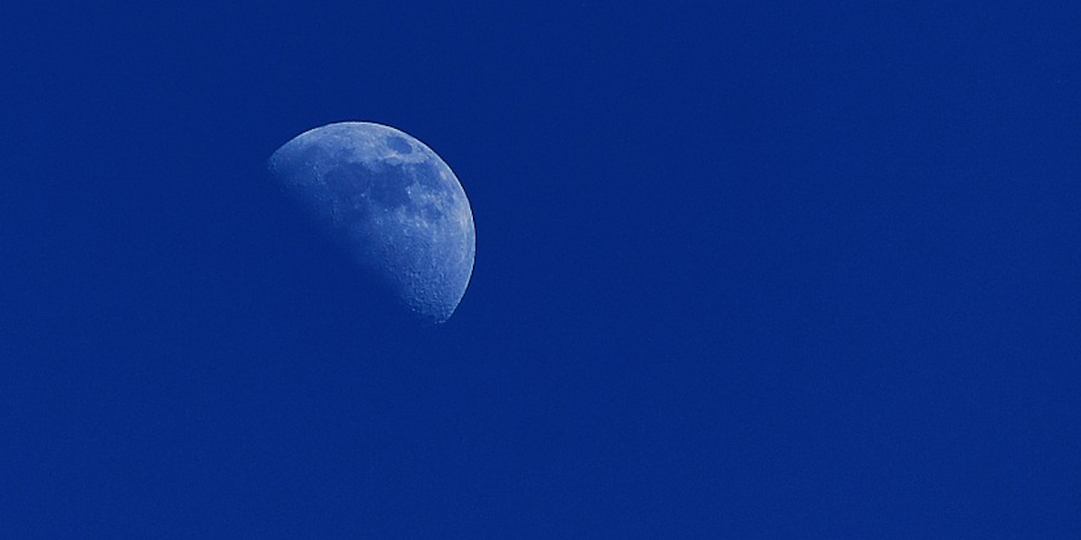 Blue Moon Tonight Astronomers Say This is the Perfect Time to Look Up