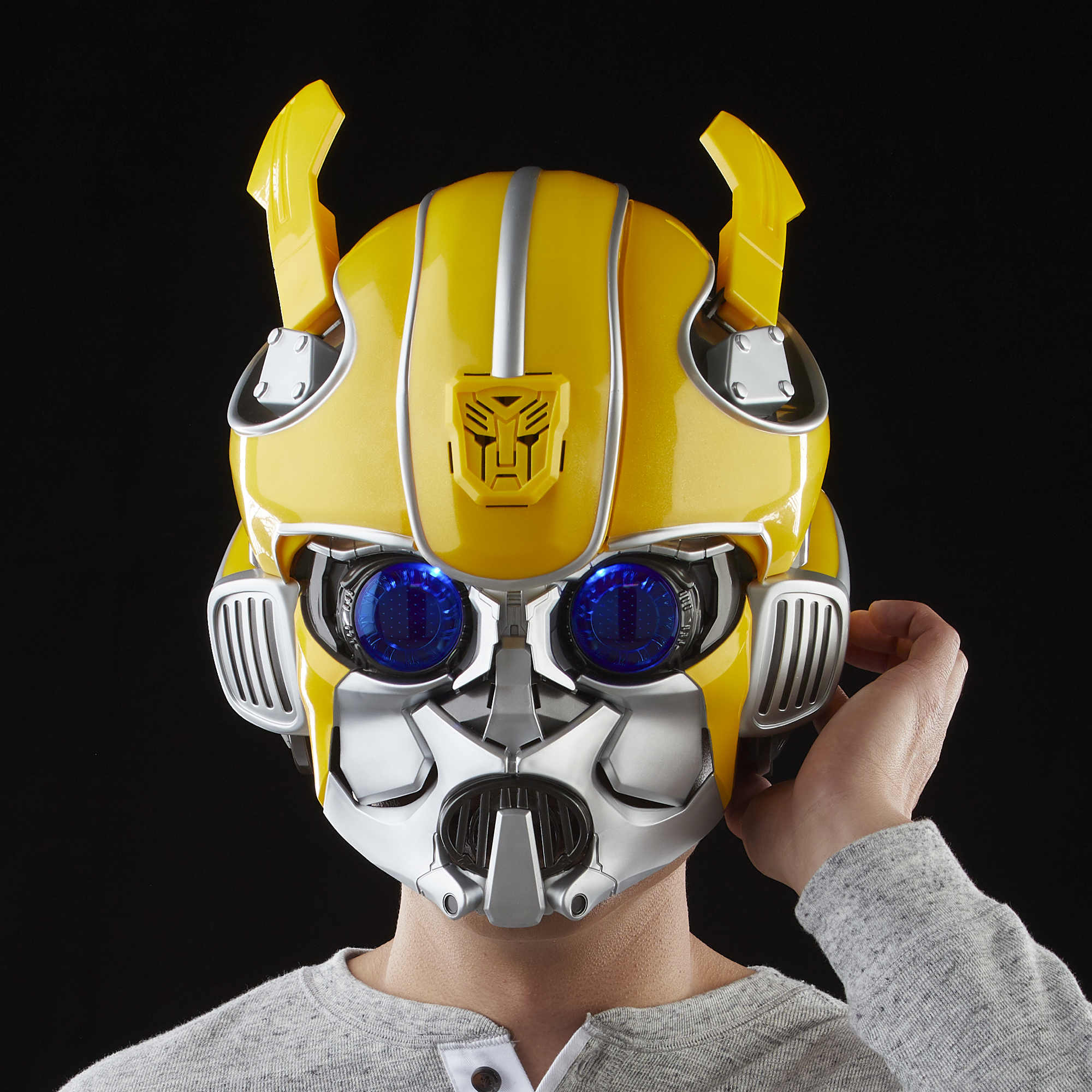 Bumblebee: Hasbro's Bluetooth Helmet Will Transform Your Cosplay ...