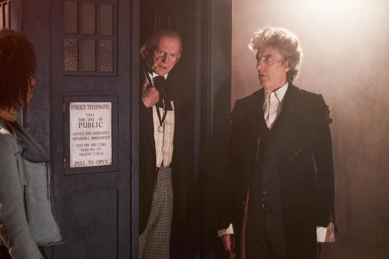 New Doctor Who Trailer Shows Peter Capaldi S Regeneration