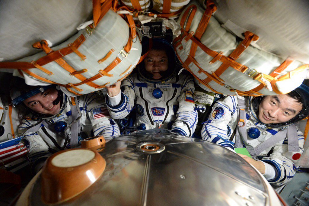 Astronauts Return To Earth After 141-Day Mission | Inverse