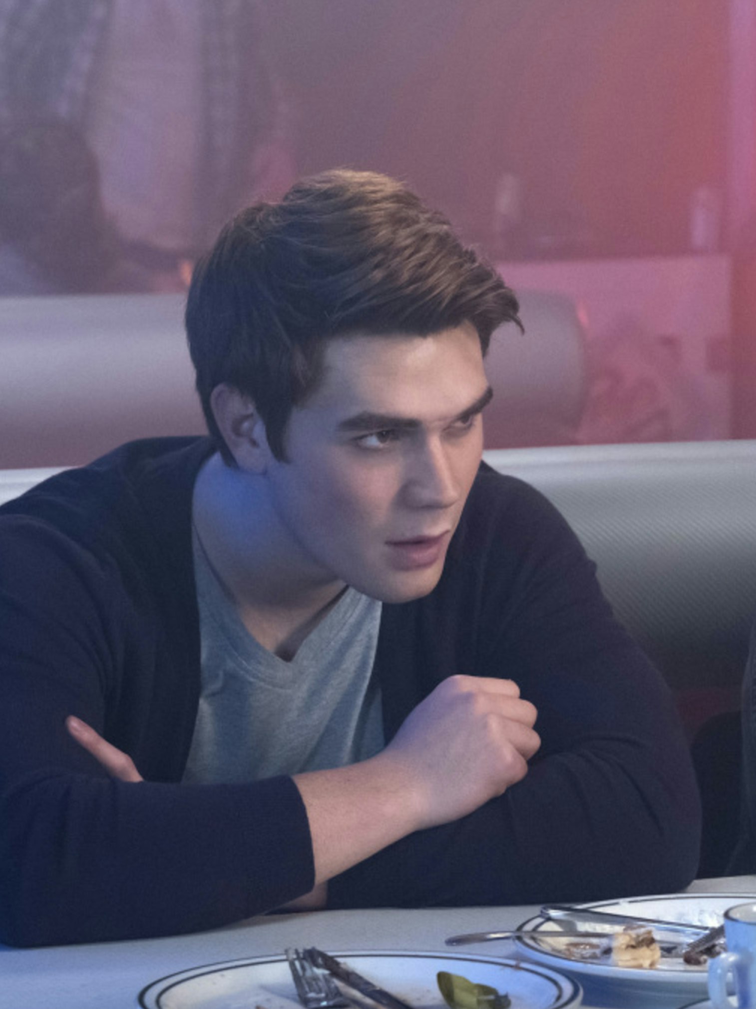 Riverdale Renewed For A Second Season Of Murder And Sex Inverse 