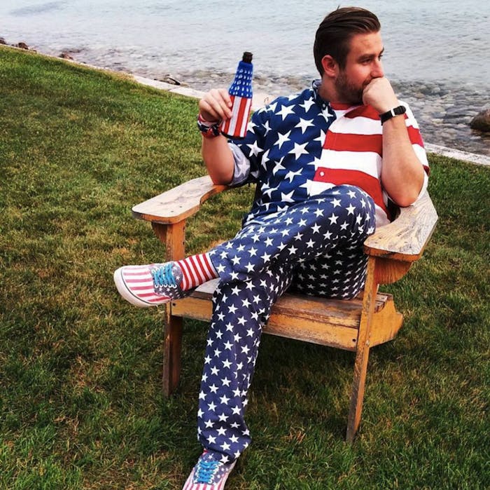 Seth Rich conspiracy theories fly over the internet after a private investigator alleges the former DNC staffer had contact with Wikileaks.