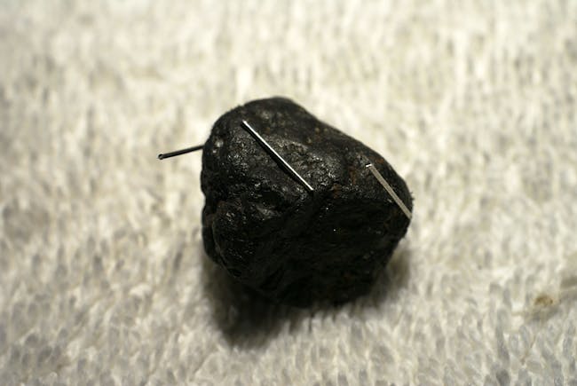 lodestone mineral magnet