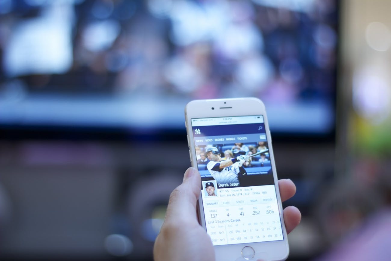 phone, news, screens