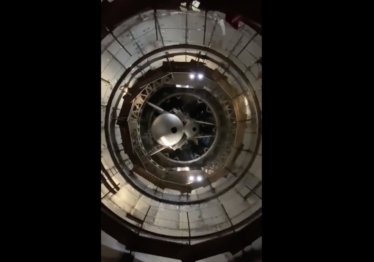 SpaceX Starship: Elon Musk teases 100-person cargo bay destined for Mars | Inverse