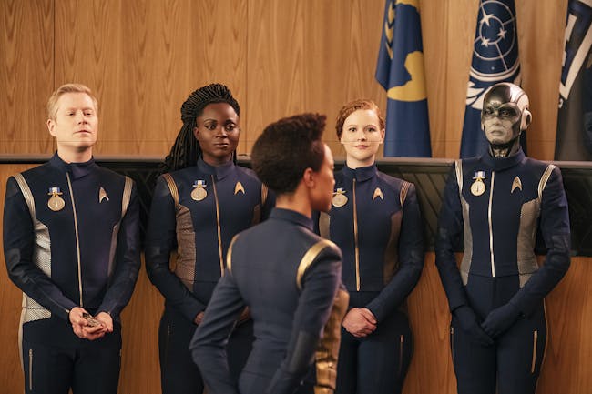 Burnham and the crew in the 'Discovery' finale.