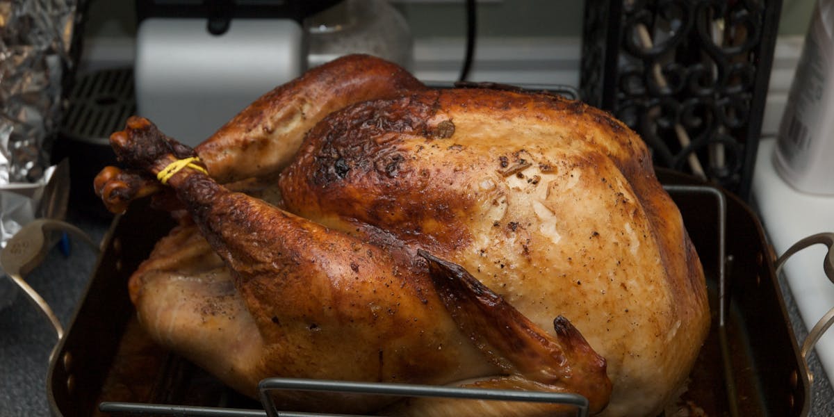 How Big of a Turkey to Buy, How Long to Defrost? Here's ...