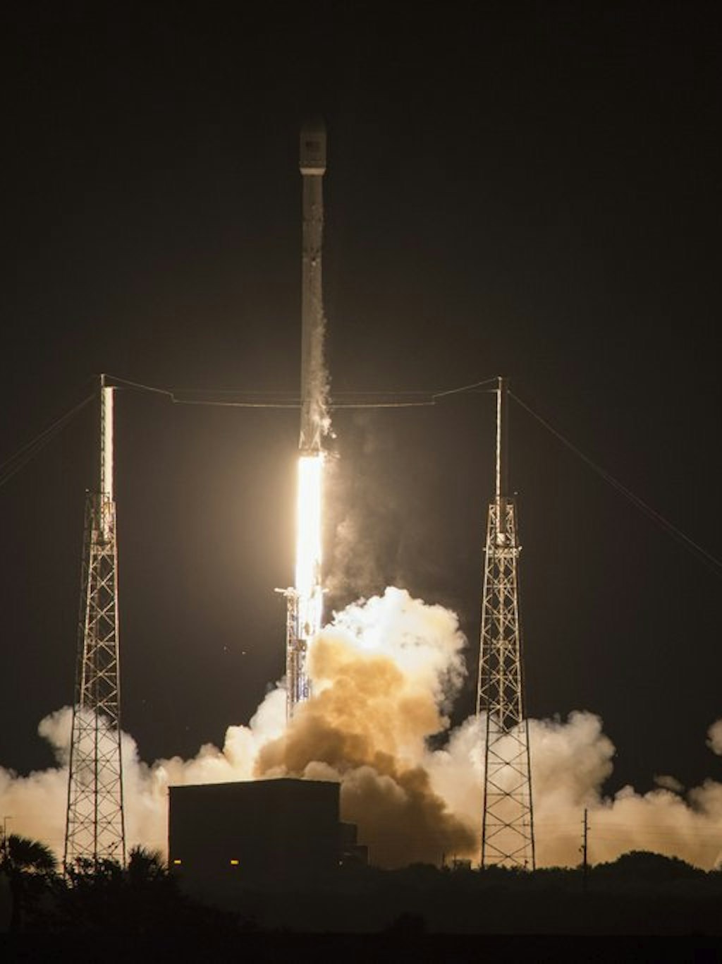 SpaceX High-Velocity Landing Means Futuristic Reusable Rockets Are ...