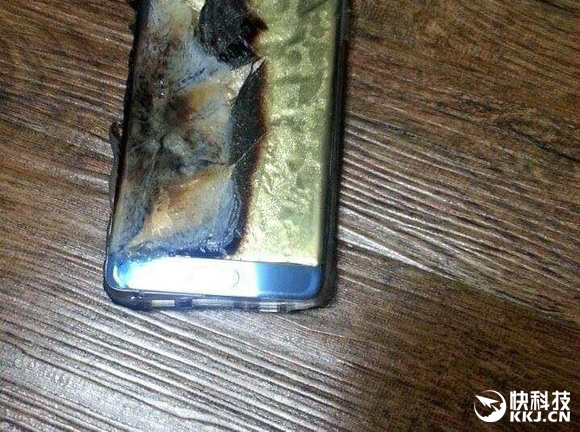 Samsung's Galaxy Note 7 Explodes When It's Plugged In Inverse