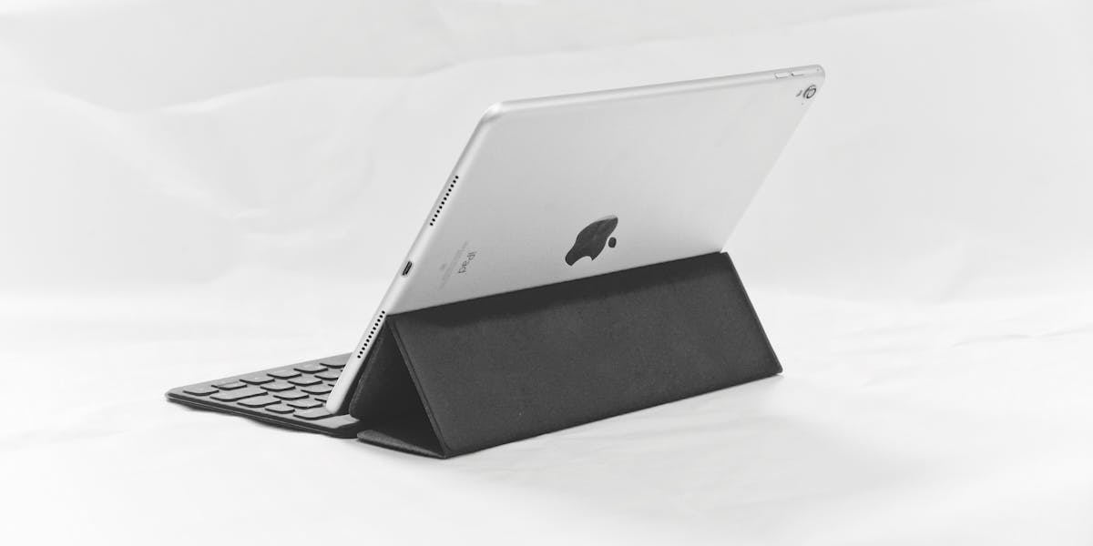 iPad Pro Rumors Shockingly Suggests It's Ditching Its Charging Standard