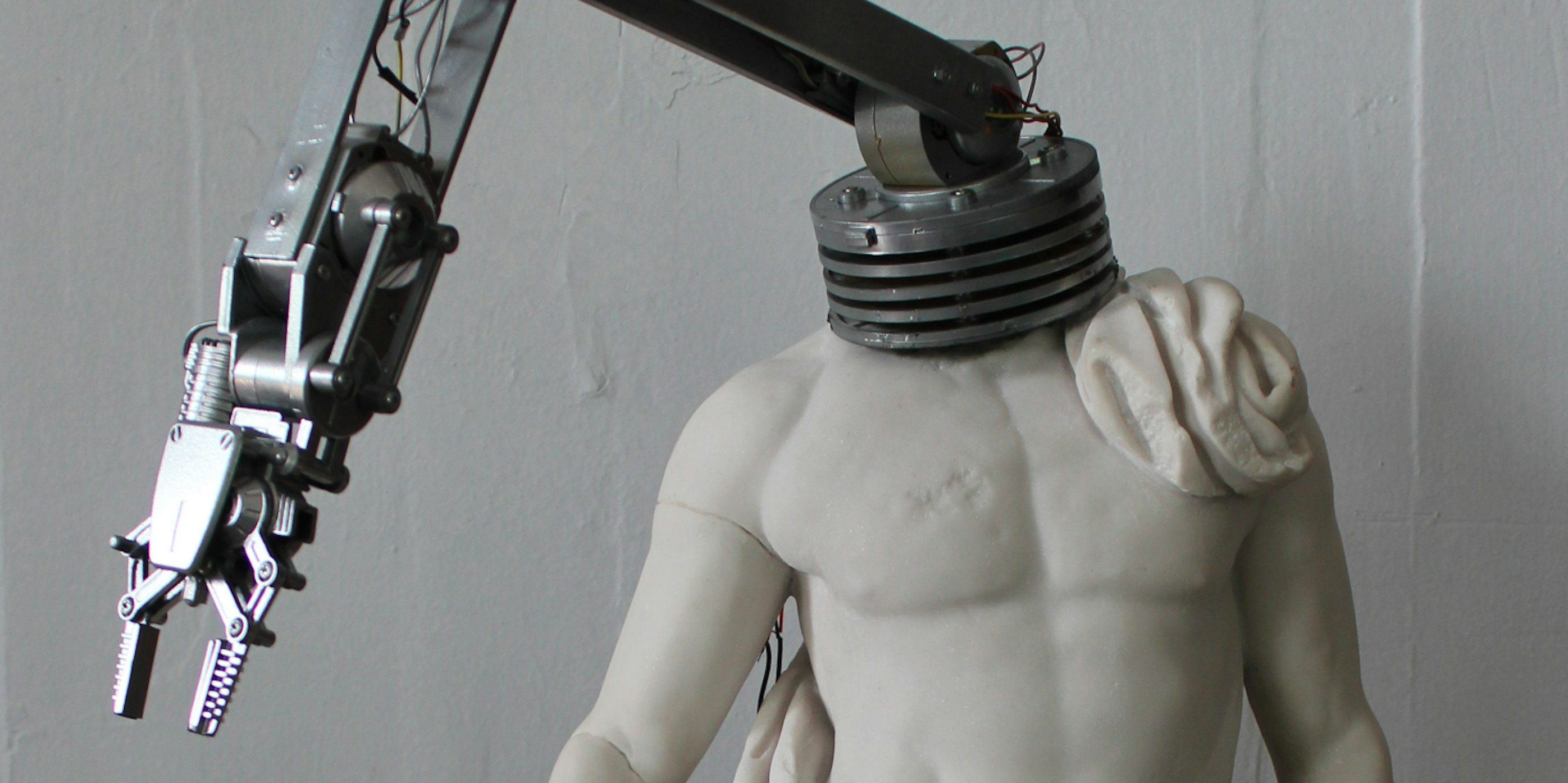 Genco Gulan's “Hello,” a sculpture depicting classical robotics.