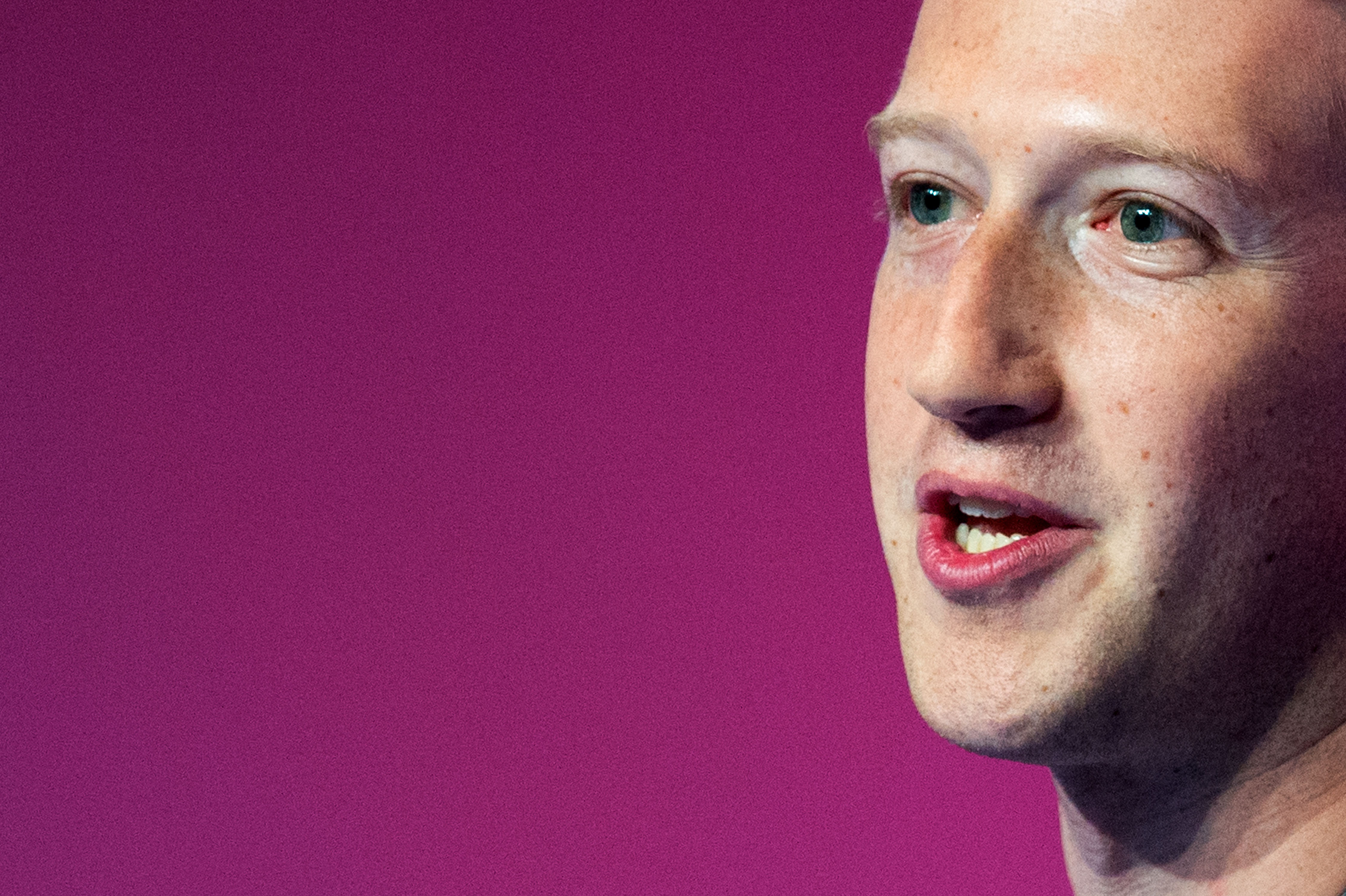 how does mark zuckerberg make his money from facebook