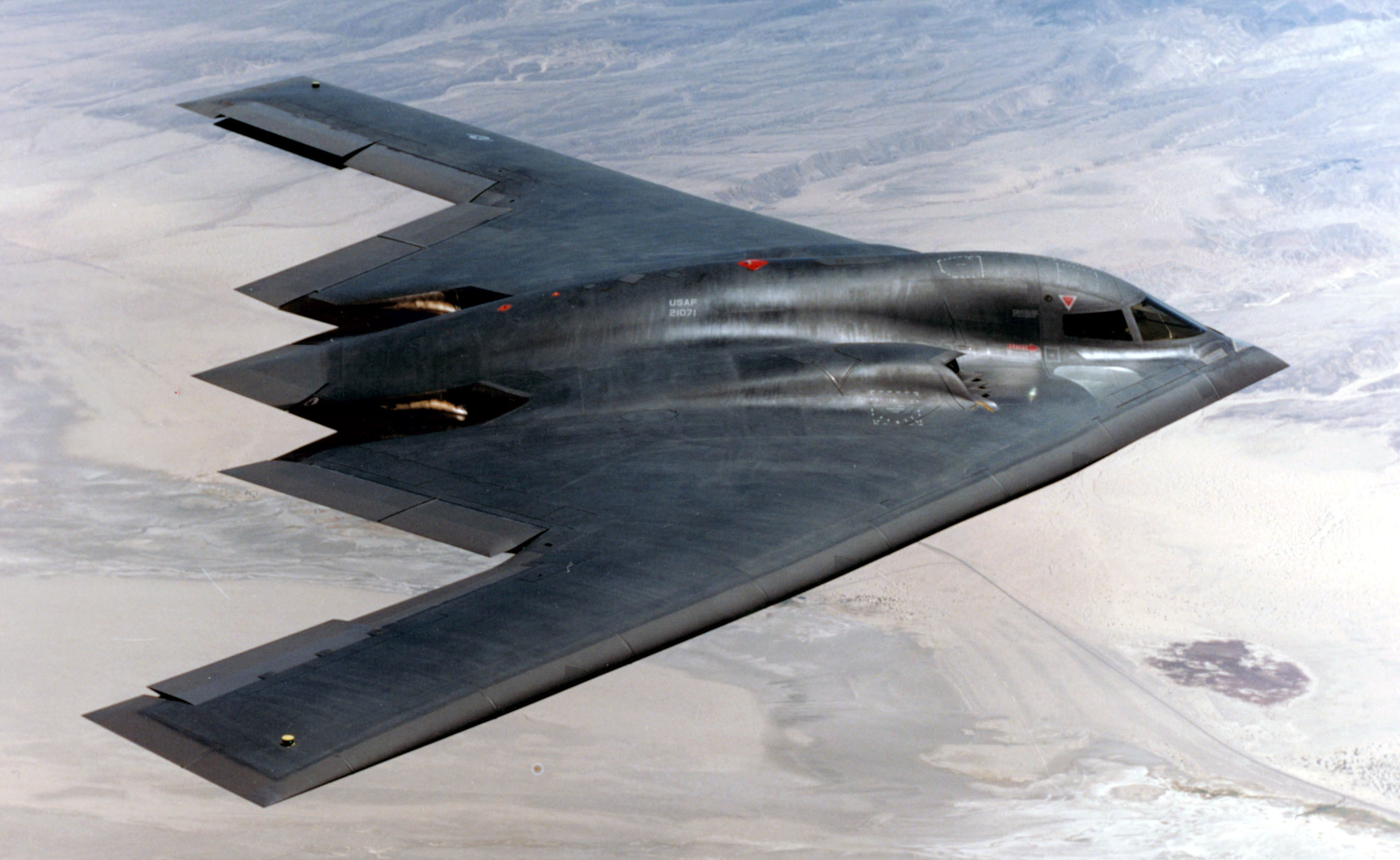 Rarely Seen Footage Of The B-2 Bomber Goes On YouTube | Inverse