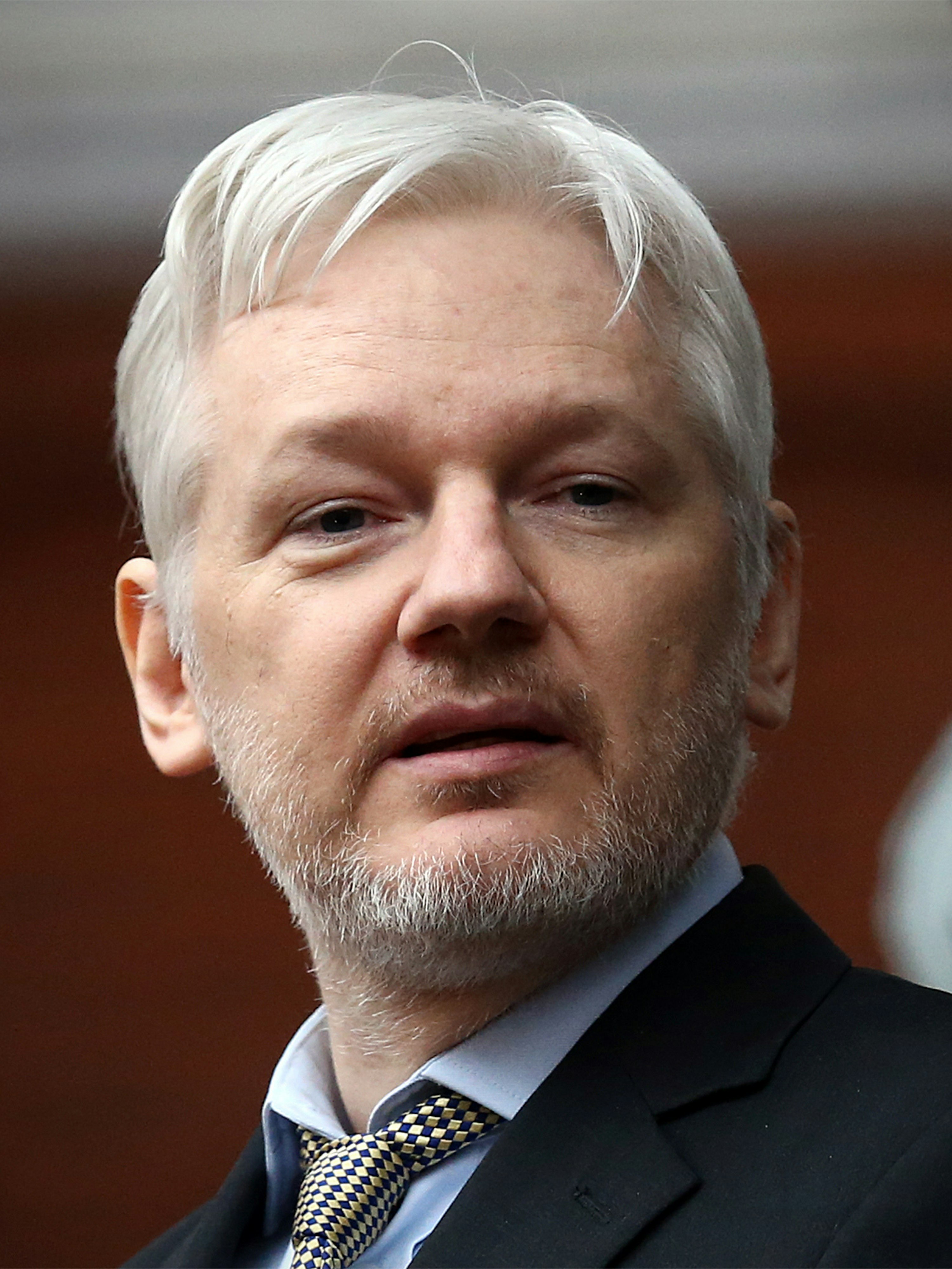 Julian Assange Gets Grilled on Reddit Over WikiLeaks Ties 