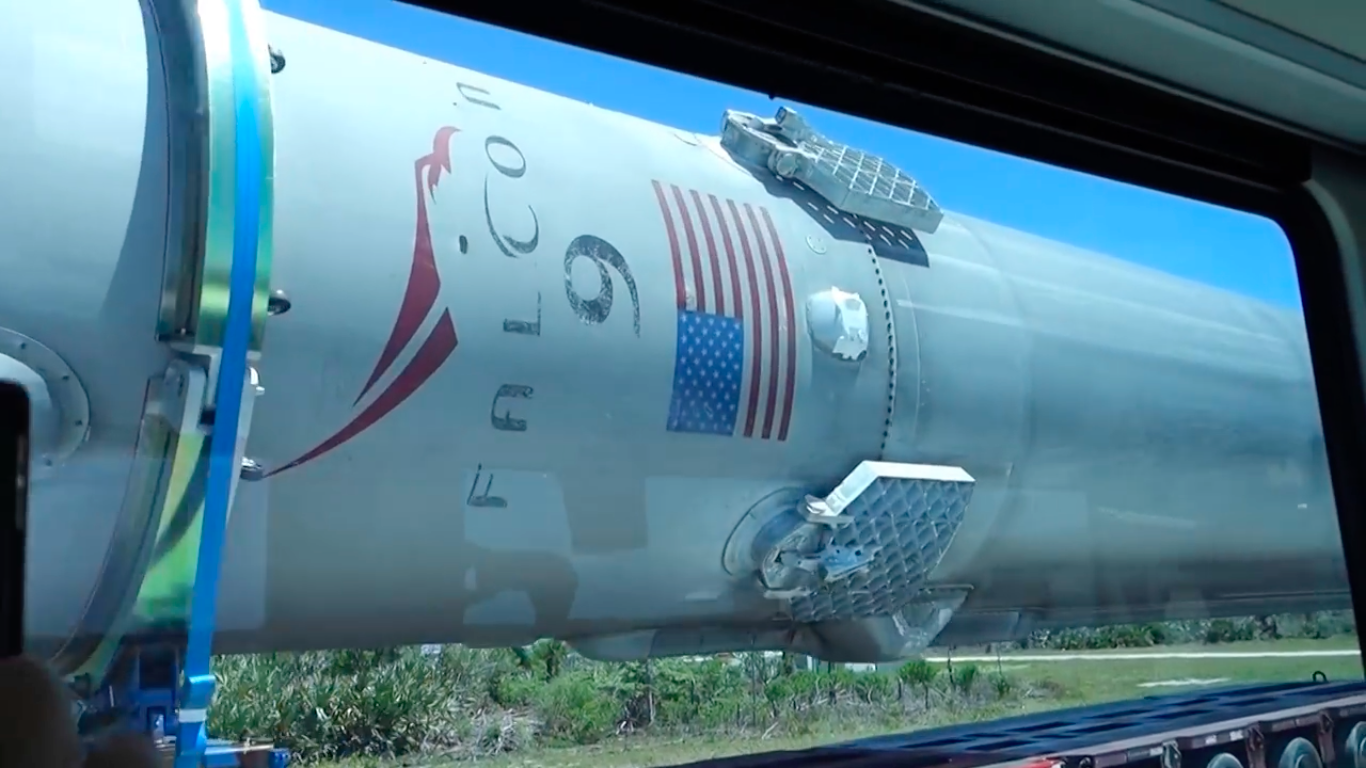Watch: Extremely Southern Guy Narrates Falcon 9 Rocket's Trip Back to SpaceX's Launchpad