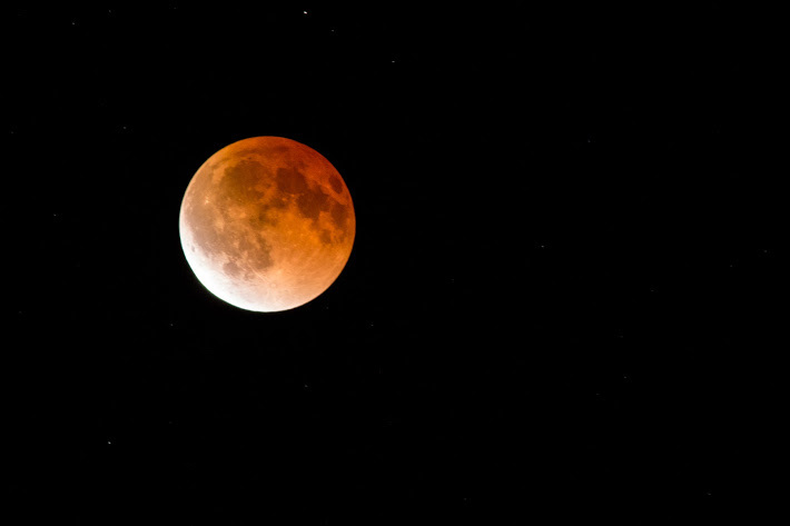 Lunar Eclipse, Meteor Shower, Mars and More to See in July's Night Sky