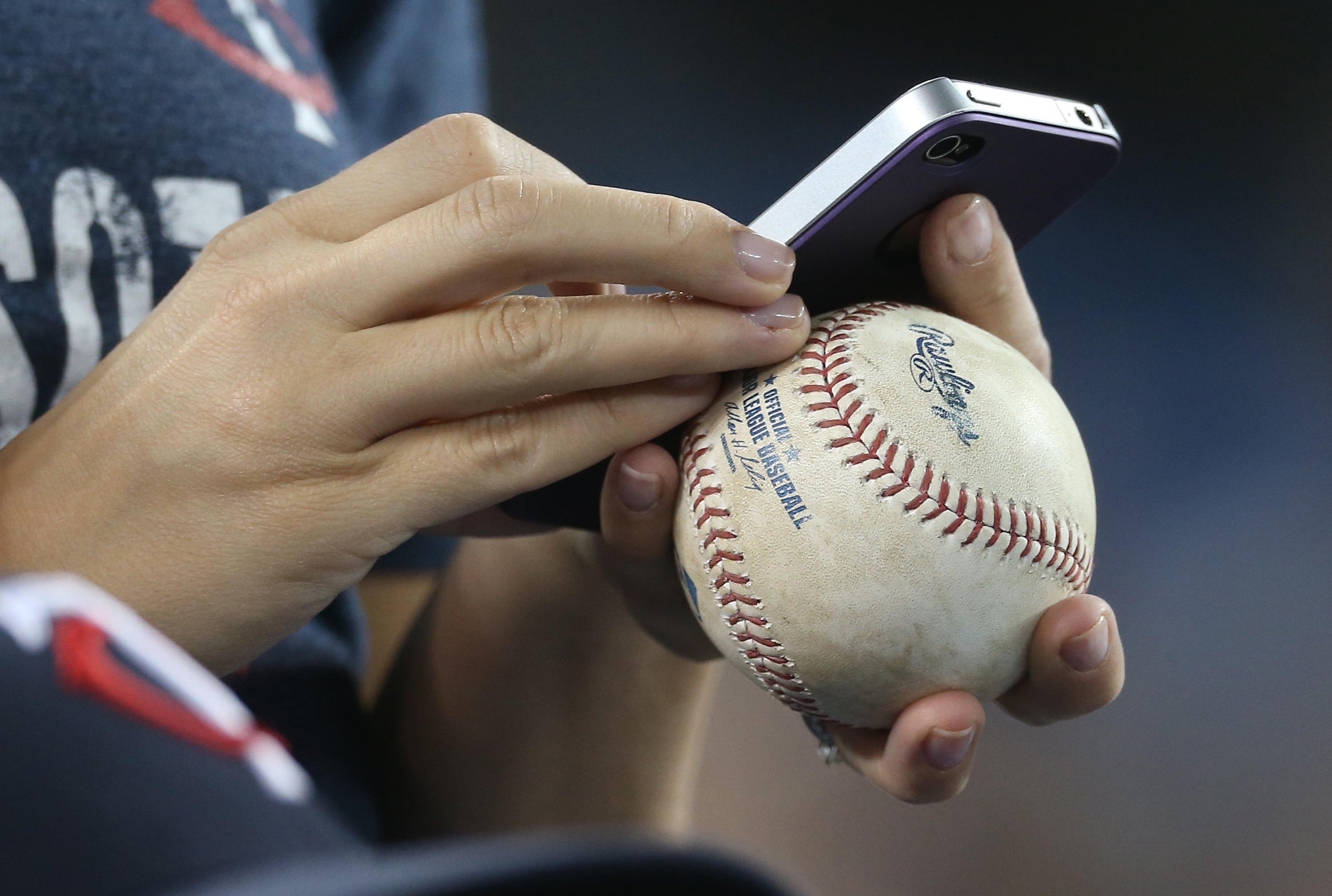 Apple’s iPad Pros Are in the Dugout, but Samsung’s Phones Make the