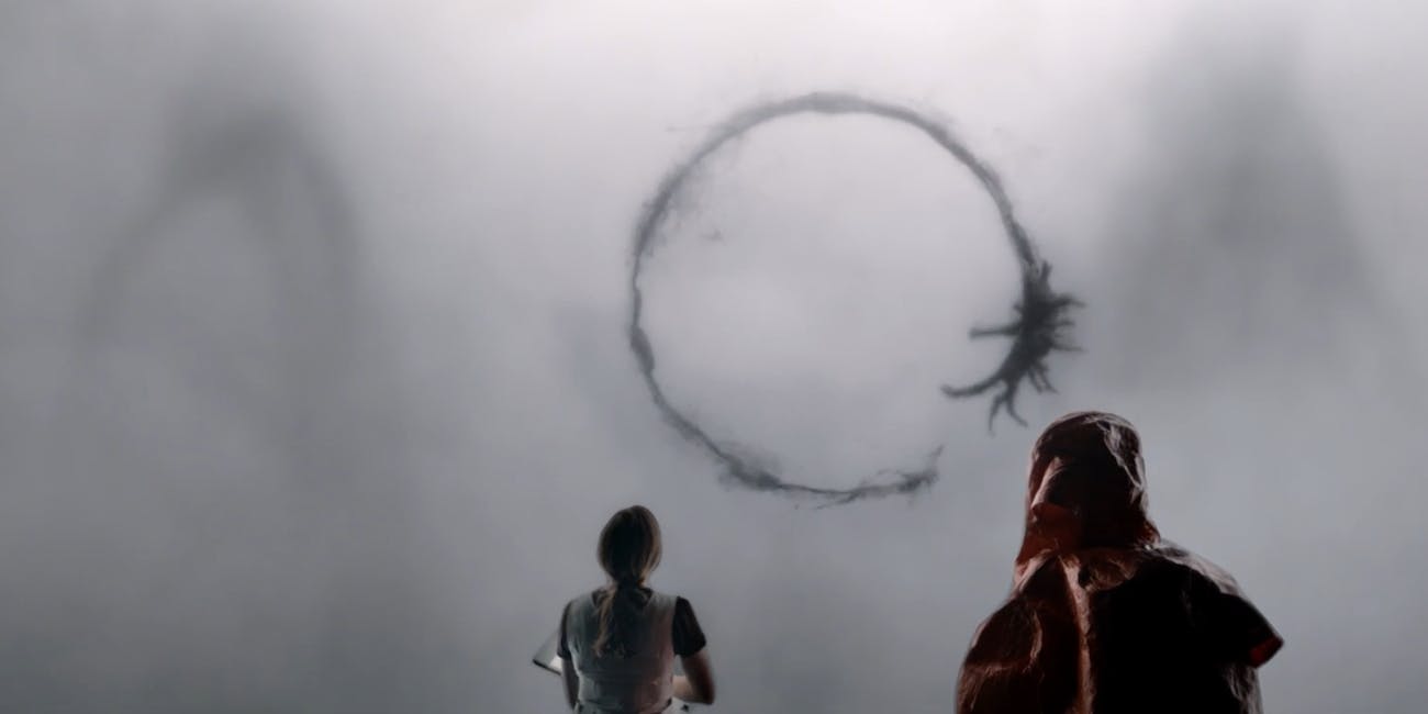 Inky black circular logograms secreted by the aliens in Arrival (2016)