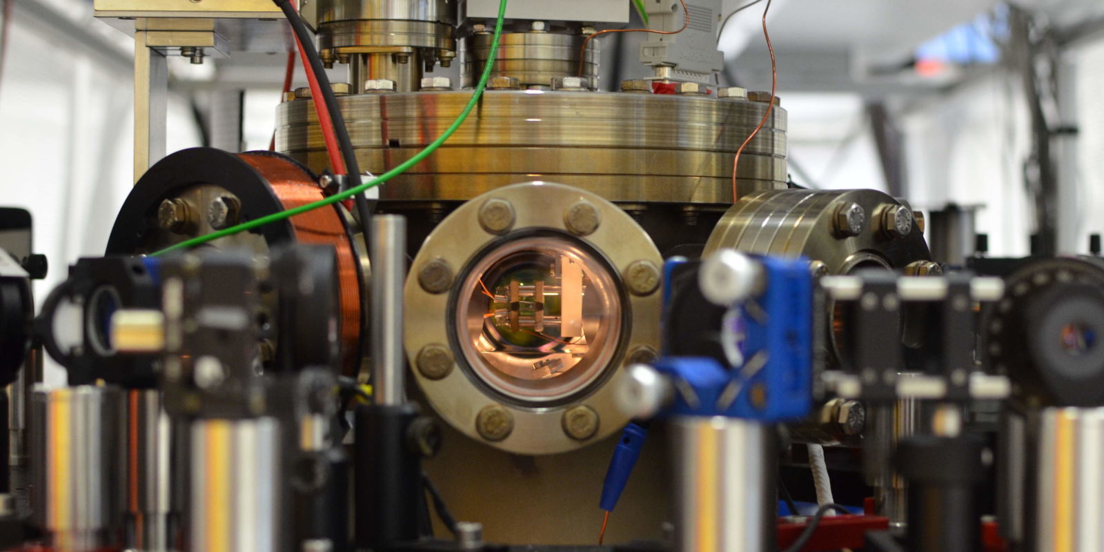 Physicists Built a Super Tiny Engine Powered by a Single Calcium Atom ...