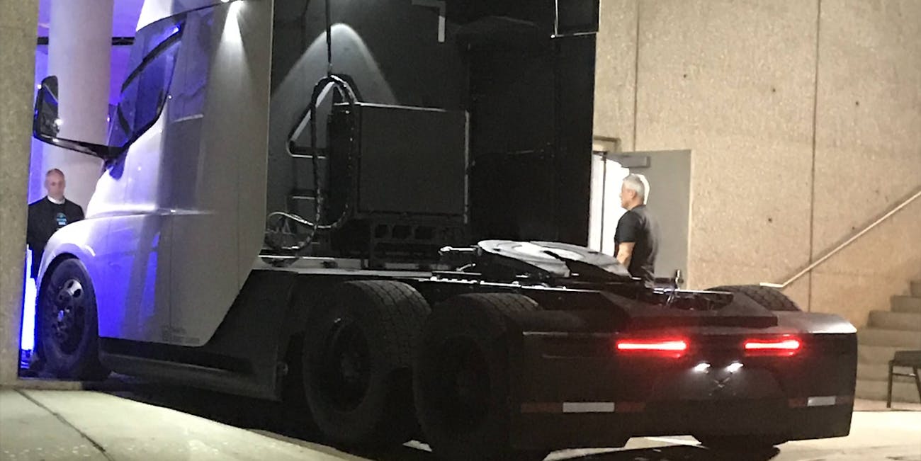 These Tesla Semi Photos Reveal The Incredible Feat Of Engineering Tesla Semi