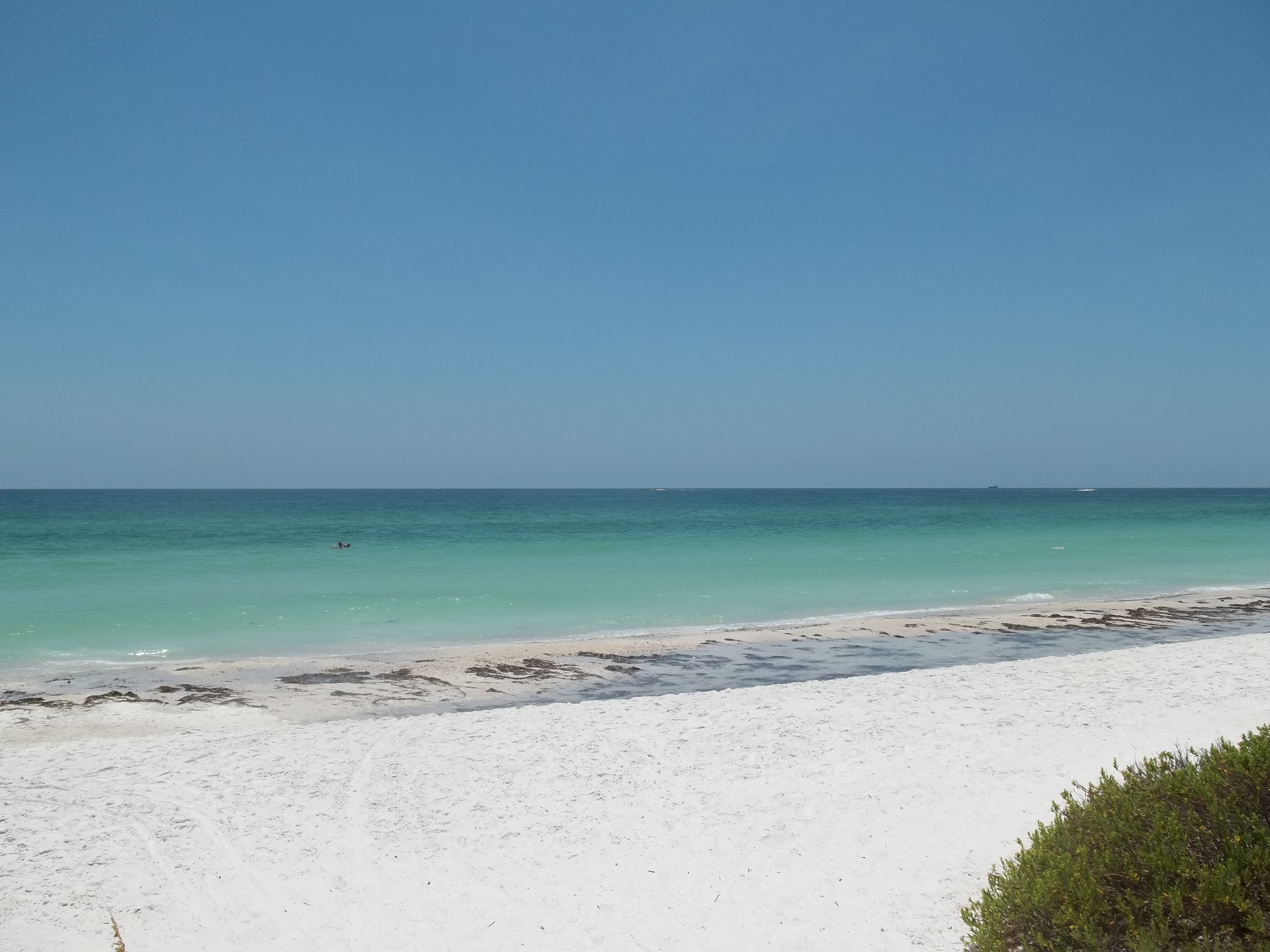 Why Quartz Is The Best Beach Sand According To Dr Inverse Why Quartz Crystal Is The Best Type Of Sand