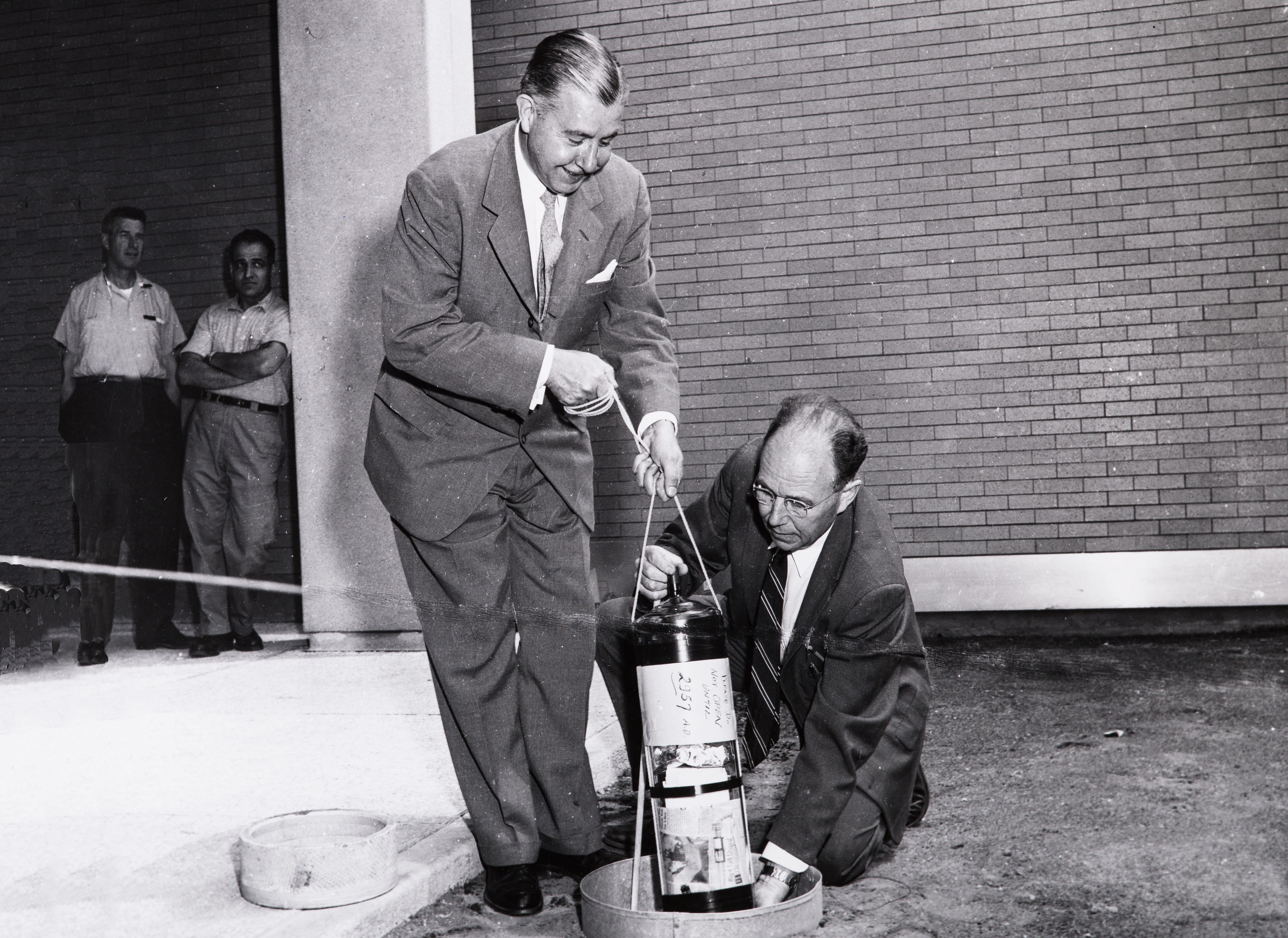 В США нашли "капсулу времени" с посланием для 2957 года