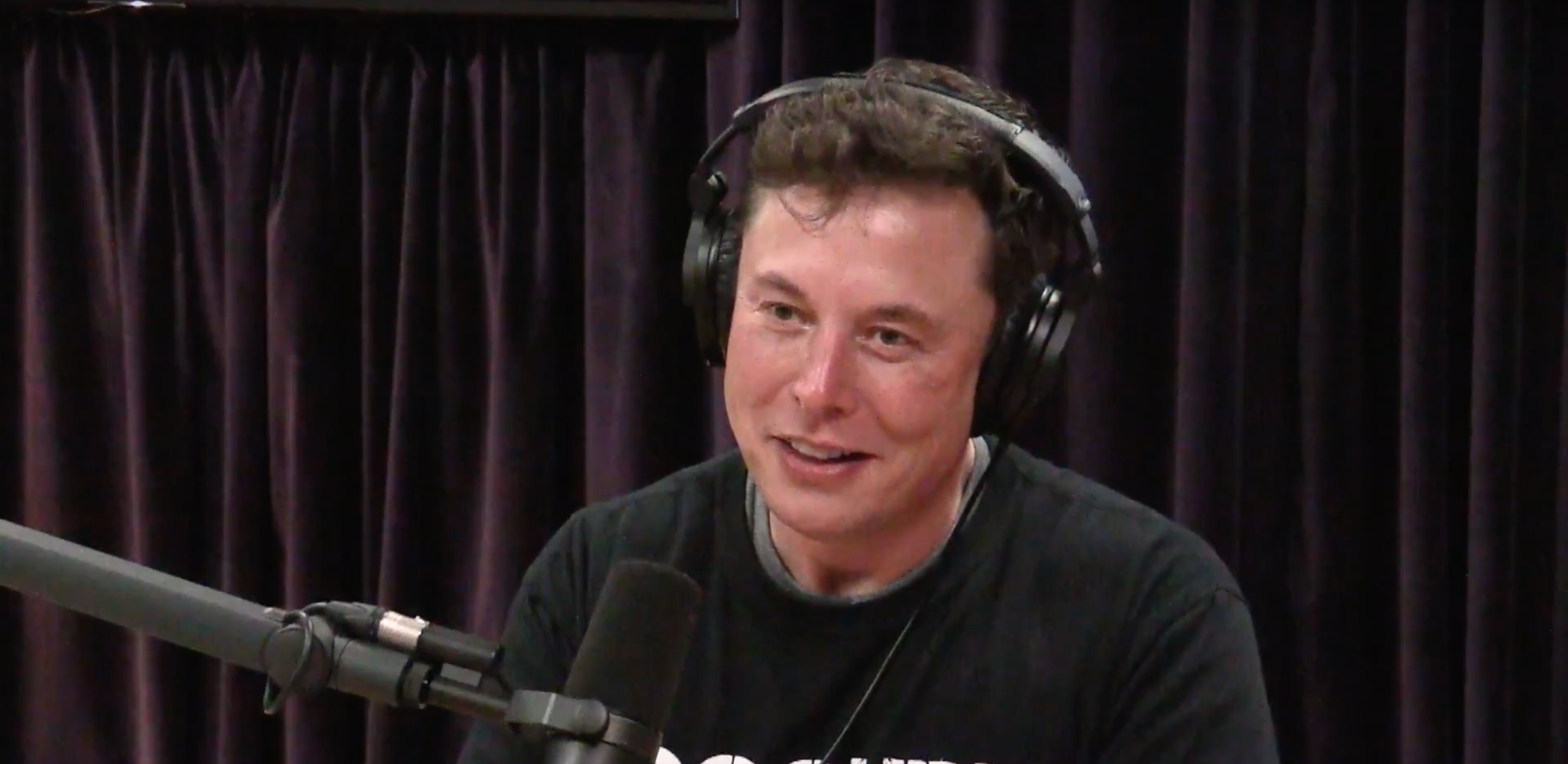 Tesla CEO Elon Musk Details Idea For Electric Plane On Joe Rogan ...