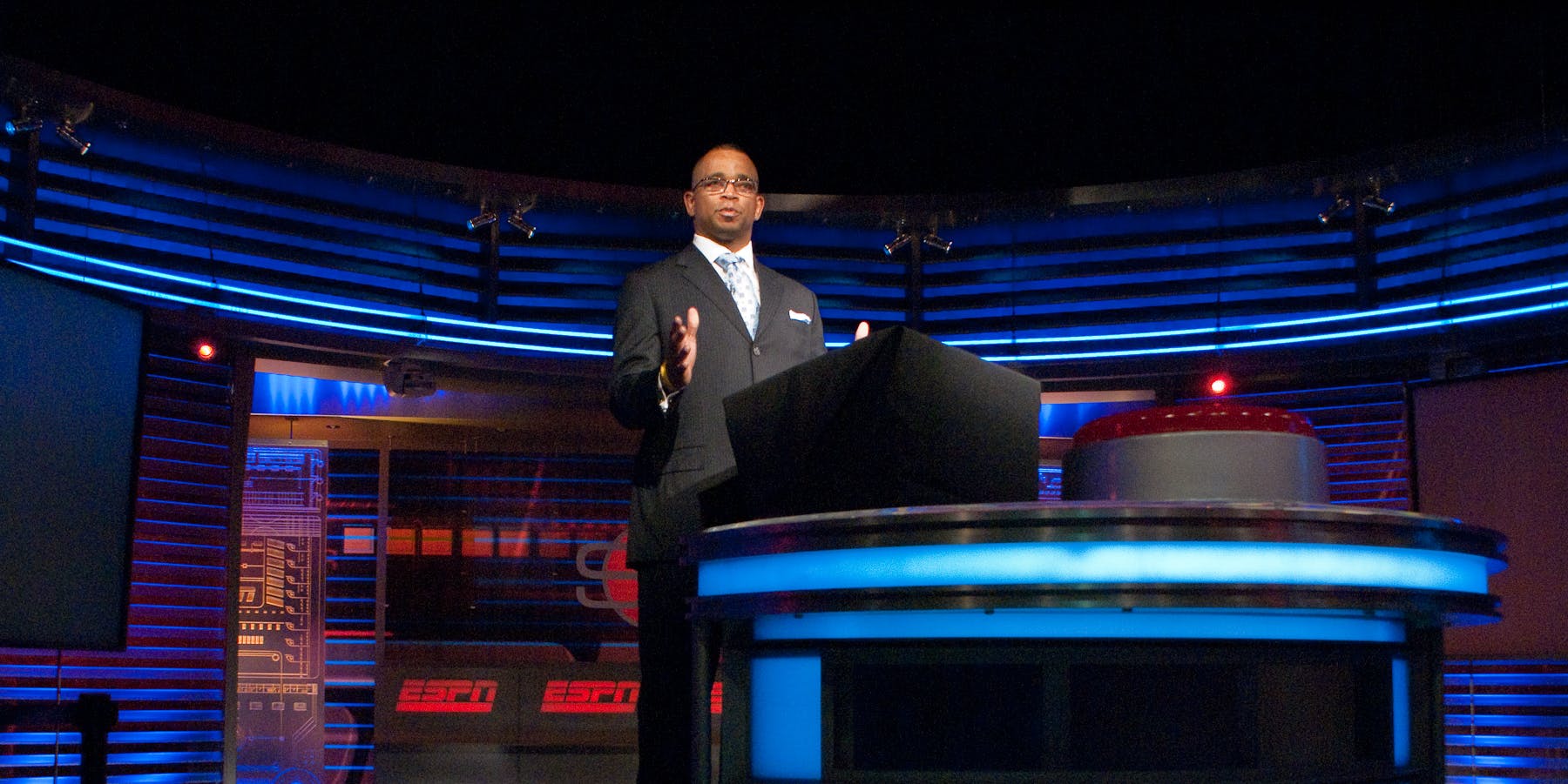 ESPN's Layoffs Mean Sports Broadcasting Might Die | Inverse
