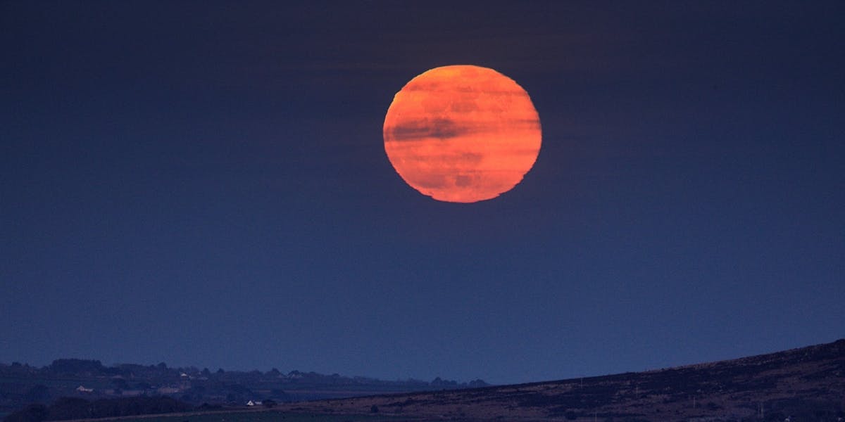 colorful format 2 auto Stunning Strawberry Moon Capture Images Juneâ€™s Pictures: