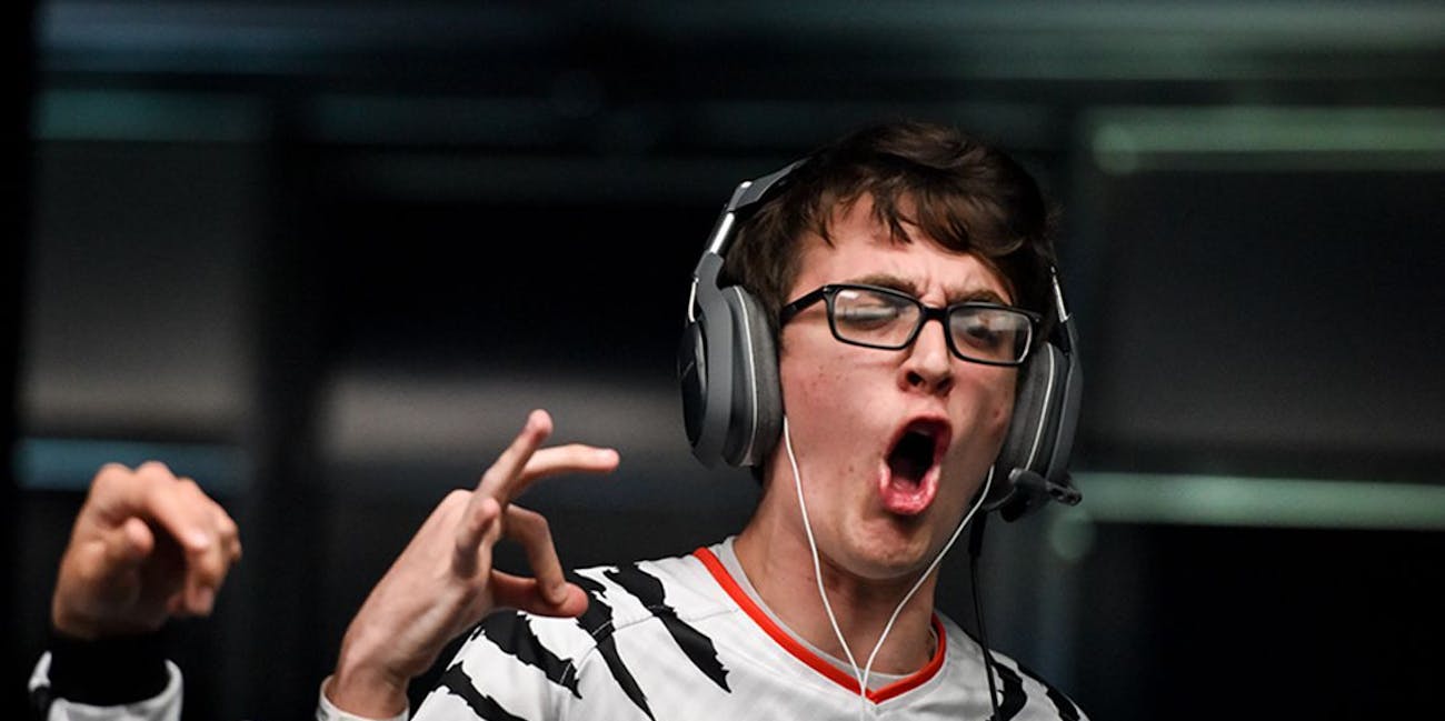 Clayster celebrating victory with team eUnited.