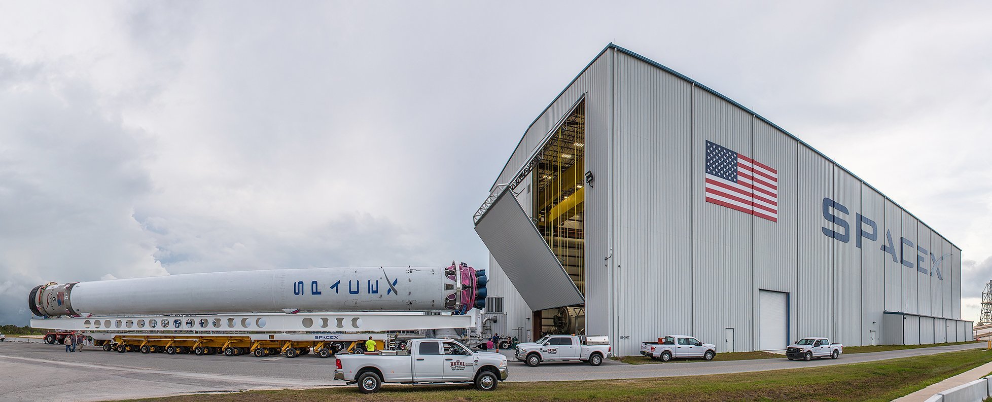 SpaceX Raises $500 Million From Investors And Elon Musk | Inverse