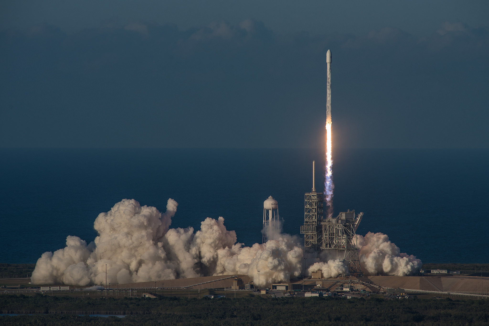 SpaceX Successfully Launches Inmarsat-5 F4 Satellite