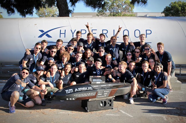 WARR Hyperloop group photo.