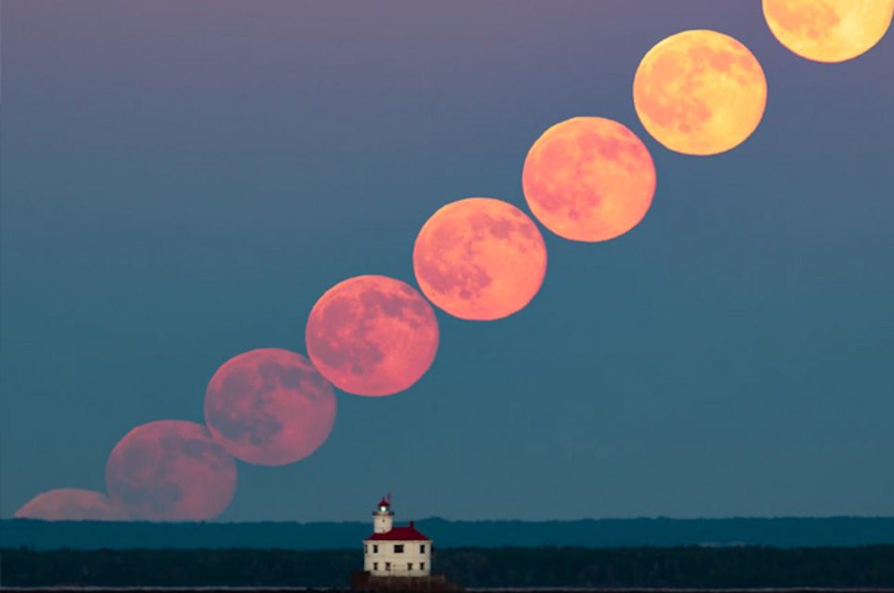 A series of shots of the full moon in June 2016, taken from Duluth, Minnesota's Park Point beach. (Image: © Grant Johnson)