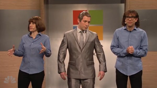 McKinnon and Armisen present Helix 900 -- your new gay robotic helper.