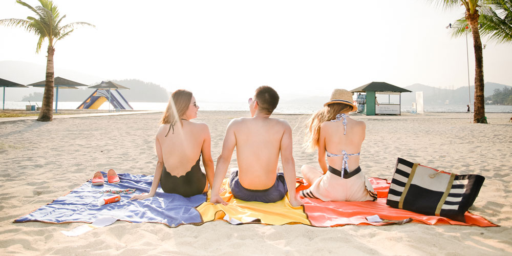 Lagu Sand Repelling Beach Towel