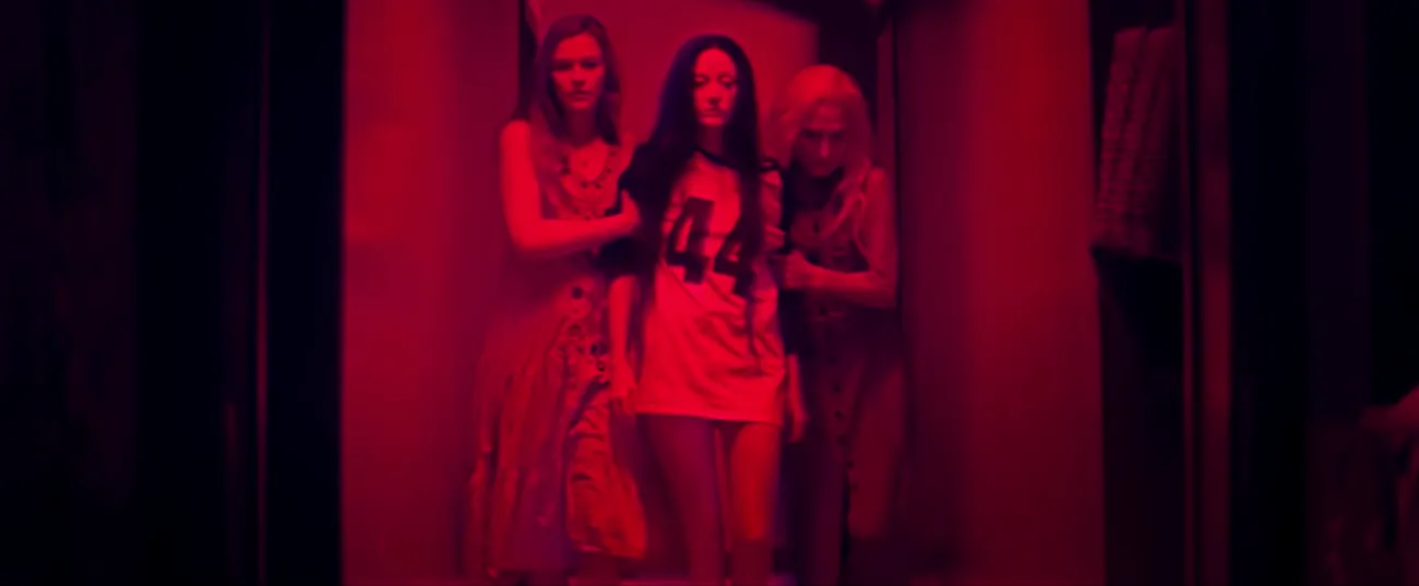 'Mandy' Trailer: Nicolas Cage Stars In a Bloodsoaked 80s ...