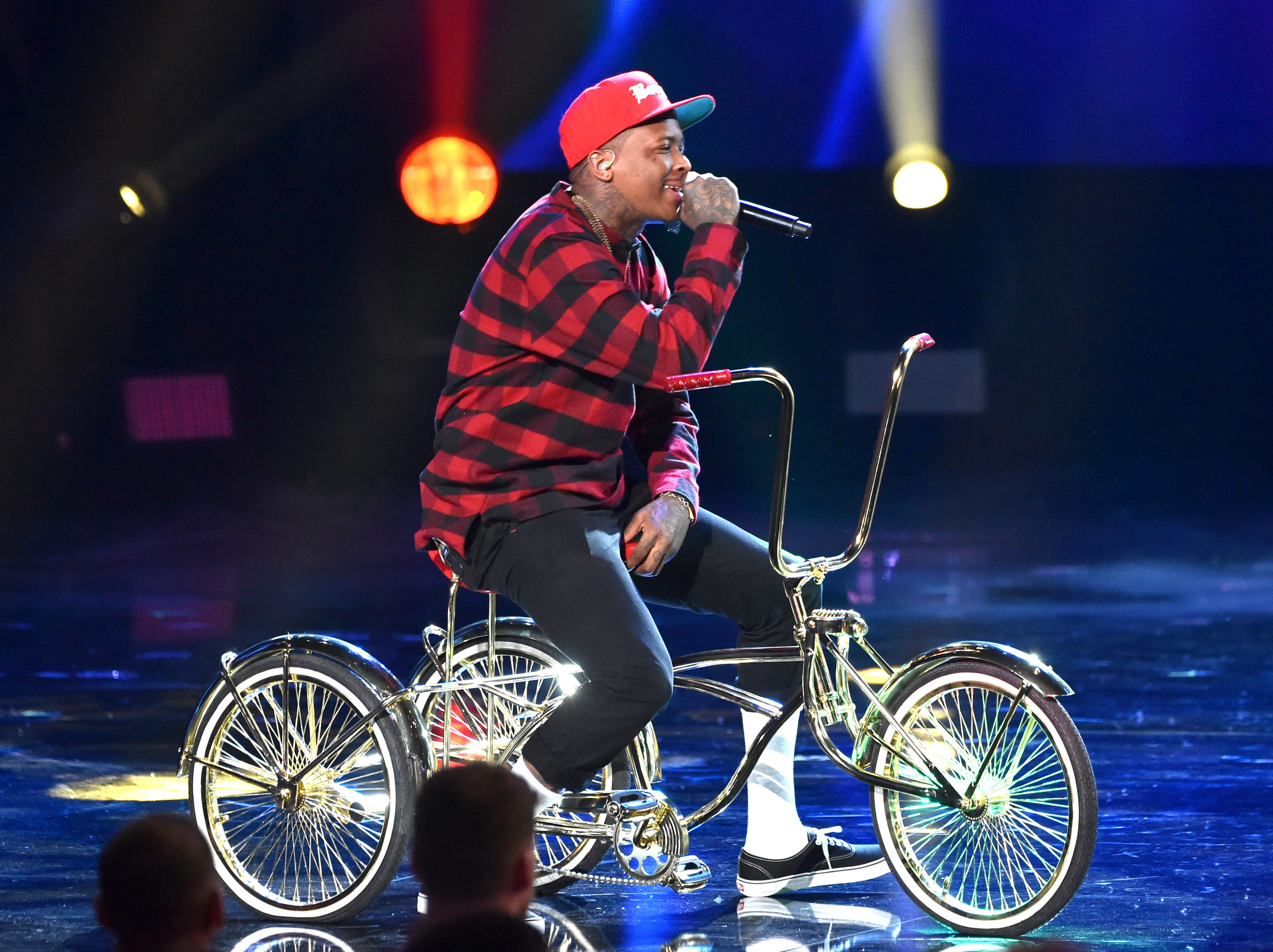 los-angeles-ca---november-23--recording-artists-yg-performs-onstage-at-the-2014-american-music-awa.jpeg