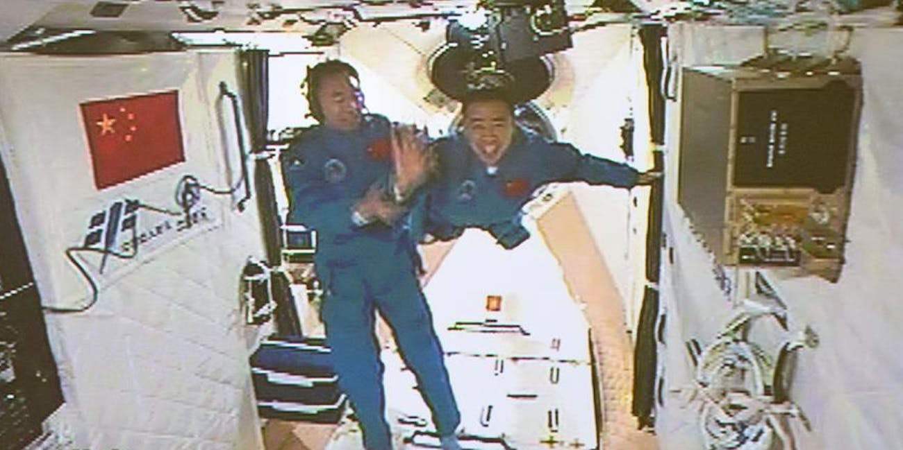 Shenzou-11 docks with the Tiangong-2 Space Lab.