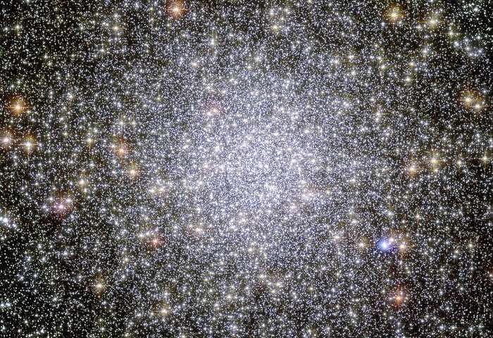 An optical image of the globular cluster 47 Tuc taken by Hubble.
