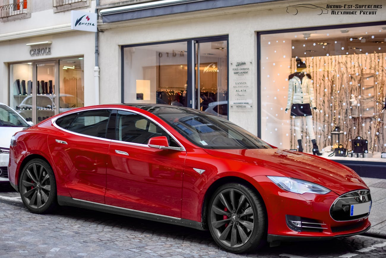 Tesla Electric Cars Are Beating Big Autos Evs In This