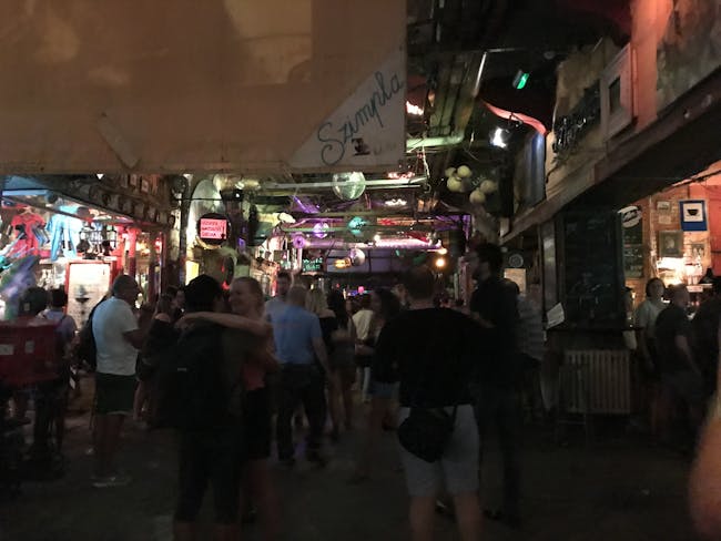szimpla kert