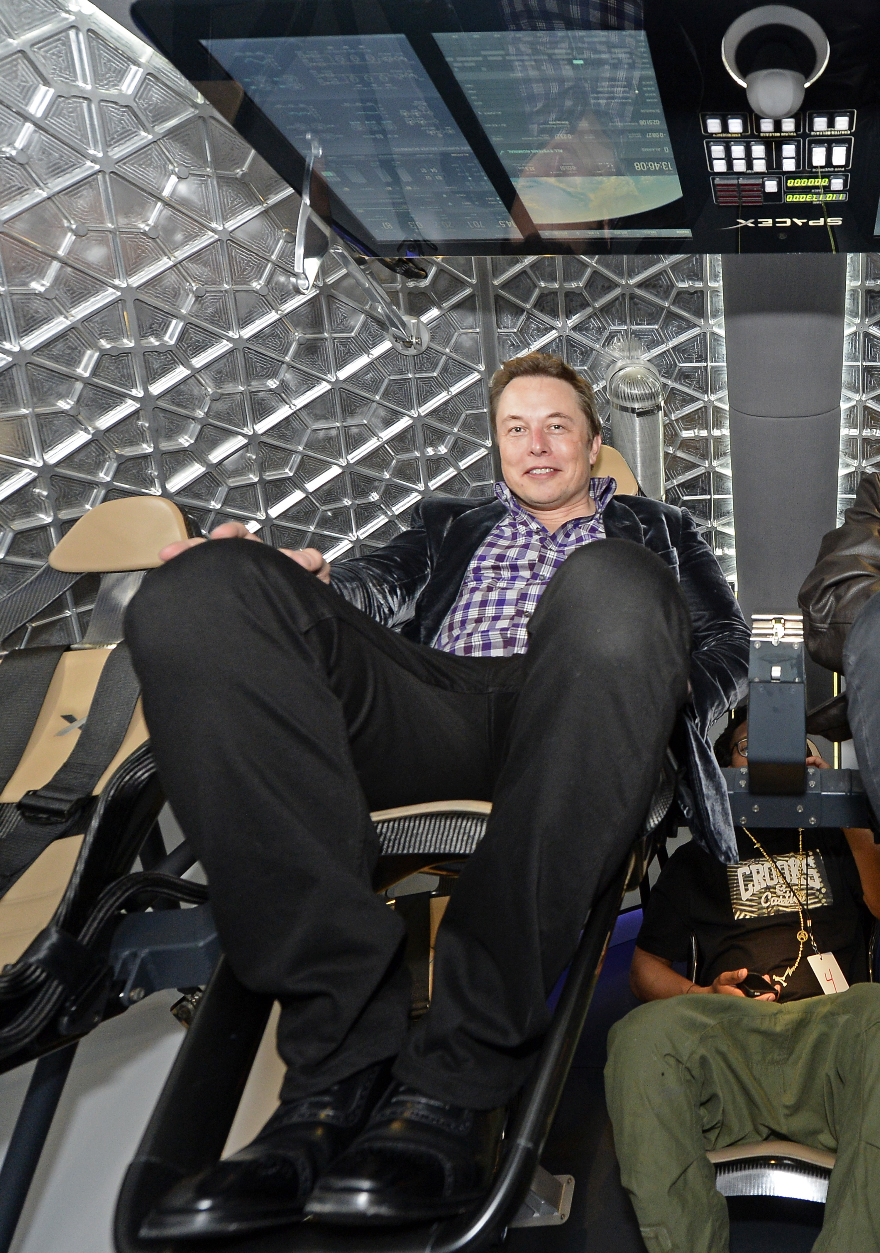 Elon Musk Won't Neglect Tesla To Pursue A SpaceX Mission To Mars | Inverse