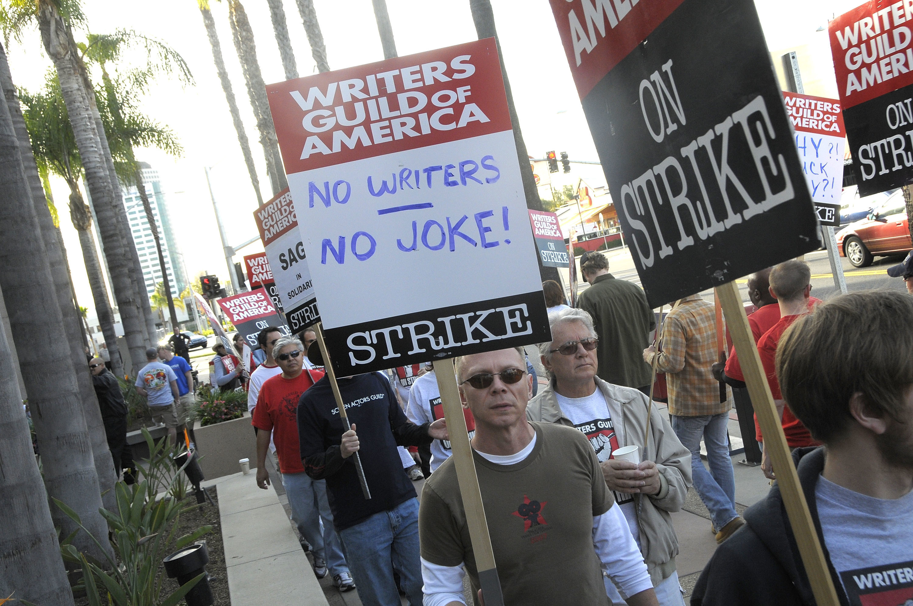 Writers Strike 2017: Numbers Explain Why The WGA May Strike | Inverse