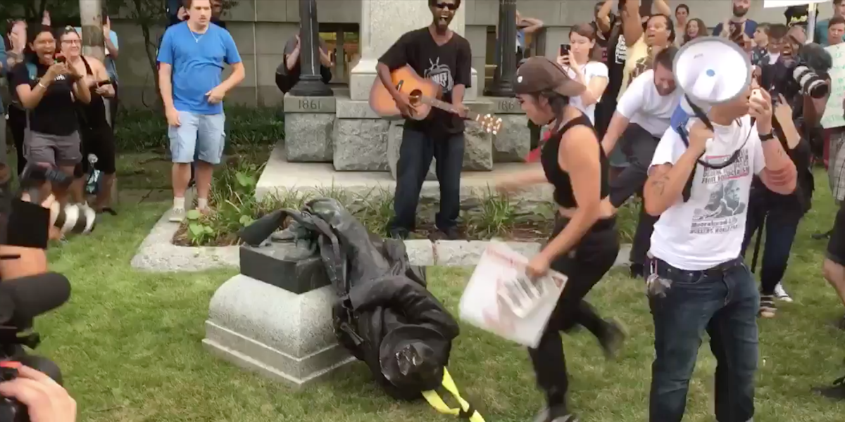 Video Durham Protest Topples Confederate Statue Inverse